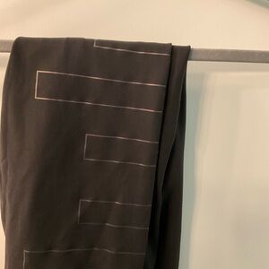 Lululemon black size 8 branded WunderTrain high rise leggings